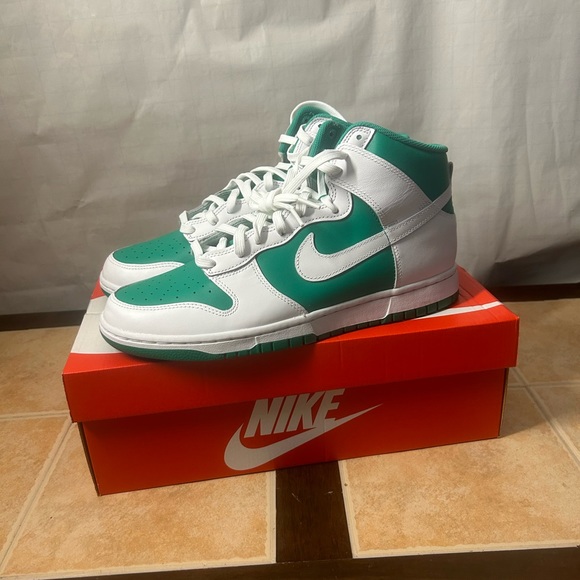 Nike dunk high white stadium green size 11 men - Picture 3 of 6